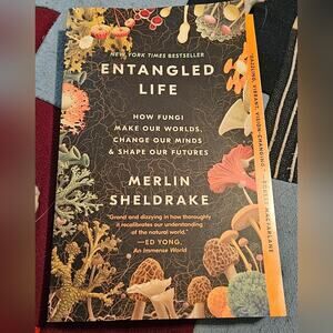 NWT Entangled Life by Merlin Sheldrake, Never Read.